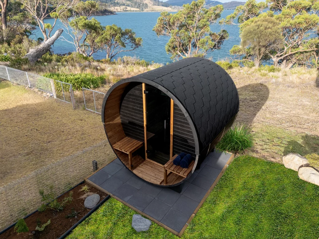 Black Luma Barrel Sauna