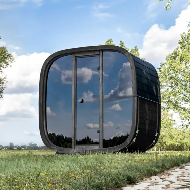 Cube Sauna - black tempered glass door