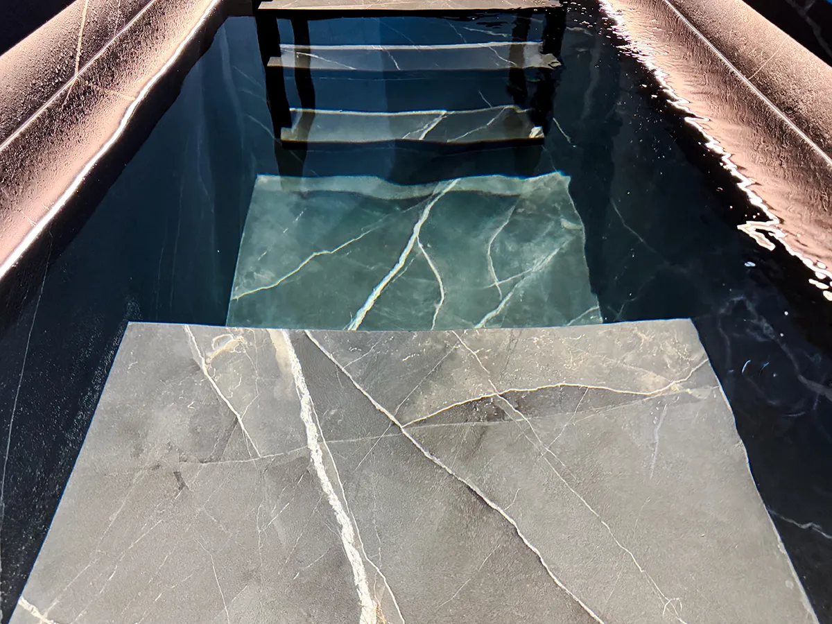 Thor Luxury Ice Bath with Integrated chiller under the seat
